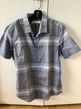 Calvin Klein Men’s Plaid Short Sleeve Button Up Shirt